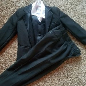 Boys sz6 suit